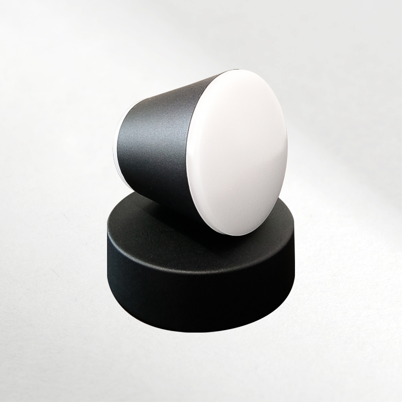 RISOR - Luminaria tipo Aplique de pared escualizable