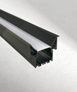 Perfil en aluminio extruido de 65 x 45mm para incrustar recesado.