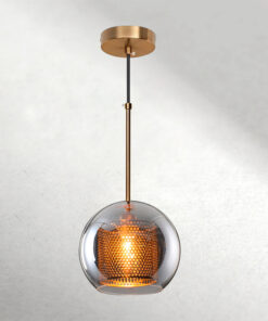 Lámpara decorativa colgante tipo esfera.