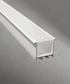 Perfil 45x45mm en aluminio extruido para incrustar.
